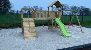 Der Spielplatz ist fertig!